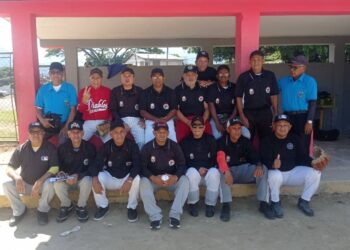 Equipo de los umpires trujillanos debuta con paliza sobre mixto Reporteros-Glorias Senior