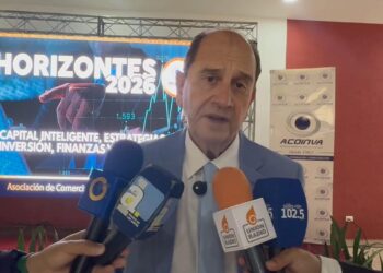 Datanálisis: actual política antiinflacionaria “está arruinando a las empresas y creando pobreza”