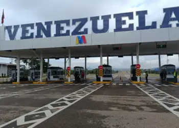 Migración colapsada y crisis aérea complican Navidad de viajeros en Táchira