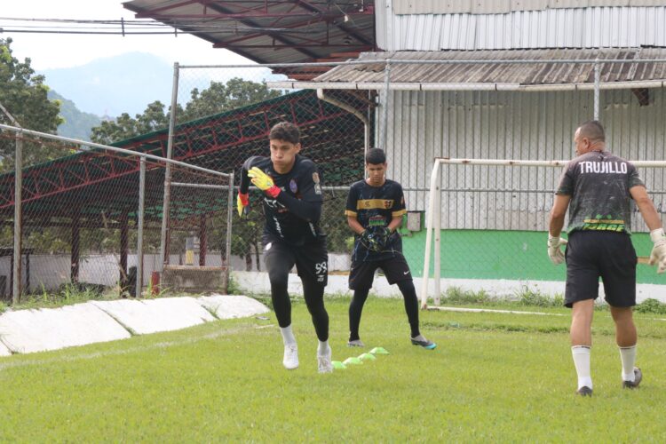 Jorge "KK" Sánchez, pule condiciones para no perder su forma física.