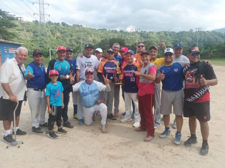 El sector B se llevó el título de campeón en este Reencuentro navideño.