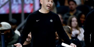 La NBA multa con 35.000 dólares a Adelman por lenguaje «inapropiado» hacia los árbitros