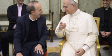 El papa reclama una acción coordinada de toda la sociedad para regular la IA