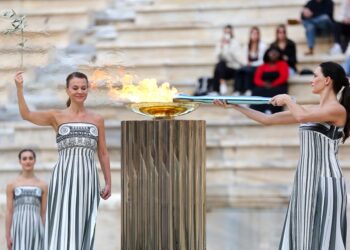 La llama olímpica deja Grecia y pone rumbo a Italia para Milán-Cortina 2026