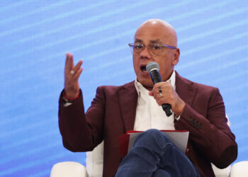 Jorge Rodríguez ve «absurdo» y «peligroso» que EEUU hable de «robo» de crudo