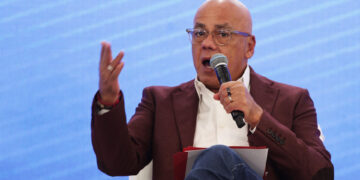 Jorge Rodríguez ve «absurdo» y «peligroso» que EEUU hable de «robo» de crudo