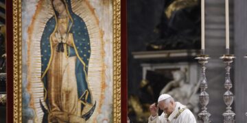 El papa pide a la Virgen de Guadalupe que aleje a los jóvenes del crimen y las adicciones