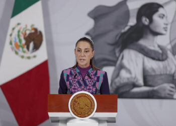 La presidenta de México anuncia un aumento del 13 % en el salario mínimo para 2026