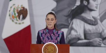 La presidenta de México anuncia un aumento del 13 % en el salario mínimo para 2026