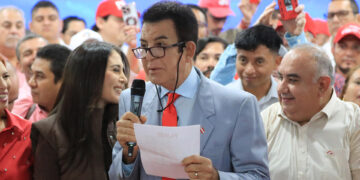 Nasralla denuncia «fraude monumental» y pide escrutinio «acta por acta» en Honduras