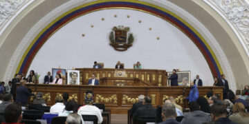 Asamblea Nacional aprueba ley que da 20 años de cárcel a quien apoye «piratería» de EEUU