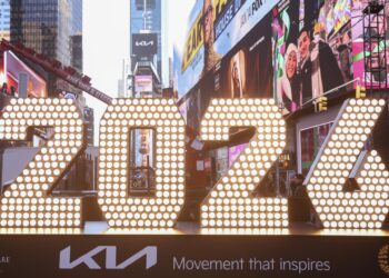 Los neoyorquinos dan la bienvenida a los números que marcarán la llegada del 2026