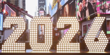 Los neoyorquinos dan la bienvenida a los números que marcarán la llegada del 2026