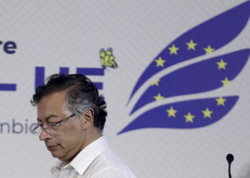 Gobierno colombiano declara «emergencia económica» tras hundimiento de reforma tributaria