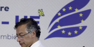 Gobierno colombiano declara «emergencia económica» tras hundimiento de reforma tributaria