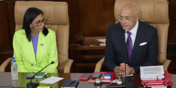 Delcy Rodríguez propone reforma a la Ley de Hidrocarburos de Venezuela