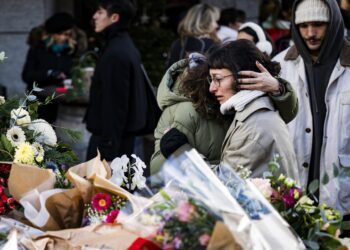 Bengalas en botellas de champán es el origen más verosímil del incendio en el bar suizo