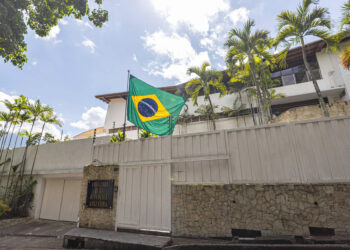 Brasil abandonará custodia de la Embajada argentina en Venezuela