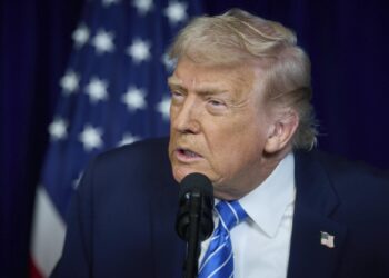 Trump ordena ataques dentro de Venezuela, incluidos contra objetivos militares, según CBS