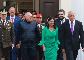 La UE mantendrá contacto con el Gobierno de Rodríguez para defender sus intereses y principios