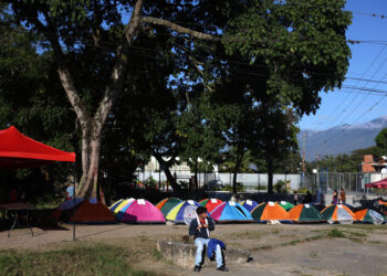 Familias de presos políticos desesperadas ante expectativa de excarcelación en Venezuela