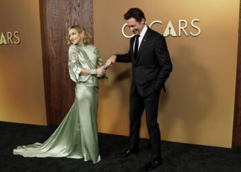 Hugh Jackman y Kate Hudson unen sus voces en ‘Song Sung Blue’, una historia de amor «real»