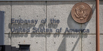 EEUU envía a Caracas a diplomáticos para explorar la reapertura de embajada en Venezuela