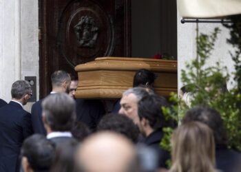 Italia despide a Valentino con una conmovedora capilla ardiente en el corazón de Roma