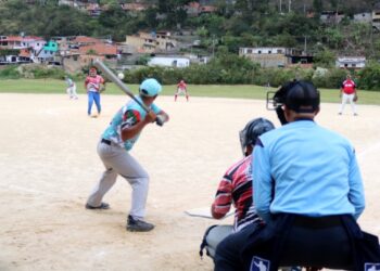 Softbol de La Puerta “emocionante  tras vibrante doble jornada” en el estadio “Juventud”