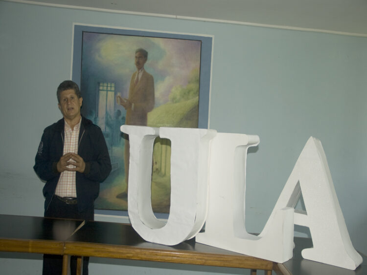 Dr. Geovanny Castellanos