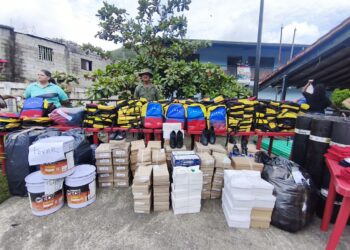 Mérida | Dotan de uniformes y materiales a escuelas del Valle del Mocotíes