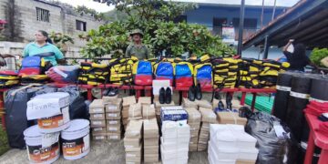 Mérida | Dotan de uniformes y materiales a escuelas del Valle del Mocotíes