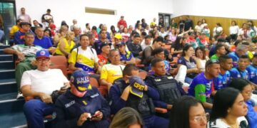 Pbro Emiro Suárez: «Los grandes pueblos se forman con hombres y mujeres honestos y trabajadores»