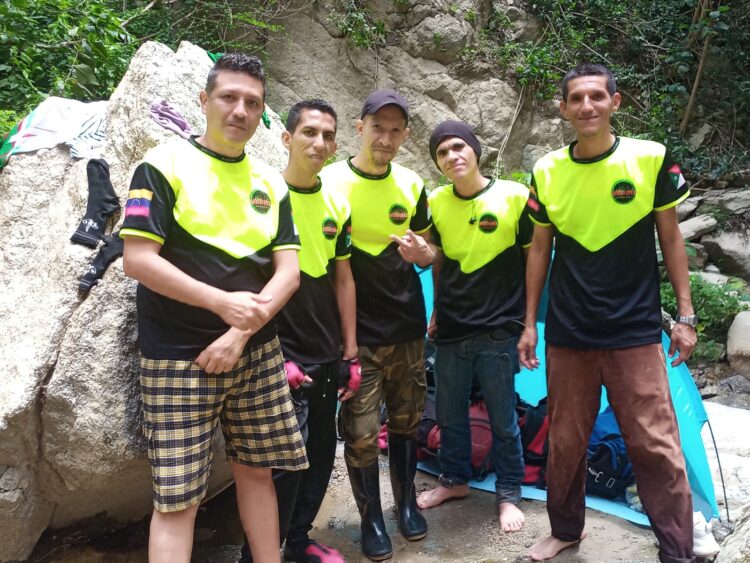 Destacan los integrantes del grupo de Montañismo Andestrekk.