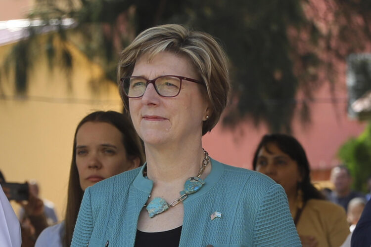 Fotografía de archivo del 6 de junio de 2023 que muestra a la entonces embajadora de Estados Unidos en Honduras, Laura Dogu, durante un evento público en Tegucigalpa (Honduras). EFE/ Gustavo Amador