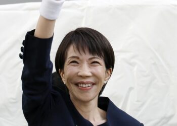 Takaichi, camino a una mayoría absoluta en solitario según las primeras encuestas