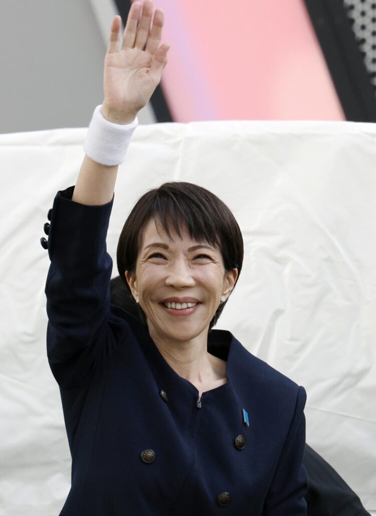 TOKYO (Japan), 27/01/2026.- La primera ministra de Japón, Sanae Takaichi, durante un acto de campaña política en Tokio. EFE/EPA/FRANCK ROBICHON
