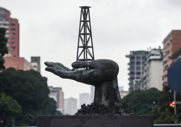 El texto lo elaboró la Comisión de Energía y Petróleo | Foto: Miguel Zambrano / AFP