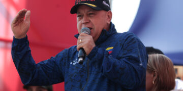 Cabello afirma que Petro declaró «barbaridades» sobre fábrica incendiada en el Zulia