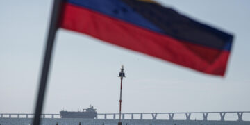 La India negocia con EE. UU. un permiso para importar crudo de Venezuela en lugar del ruso