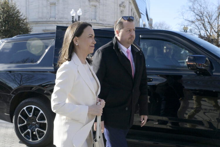 La líder opositora venezolana y Premio Nobel de la Paz, María Corina Machado, llega a la Casa Blanca este 15 de enero de 2026, en Washington (EE.UU.). EFE/ Lenin Nolly