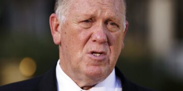 Zar fronterizo asegura que no «renunciarán» a la misión migratoria de Trump