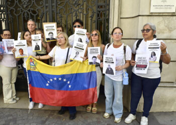 Familiares de argentinos detenidos en Venezuela solicitan intermediación del Vaticano
