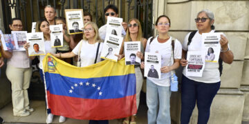 Familiares de argentinos detenidos en Venezuela solicitan intermediación del Vaticano