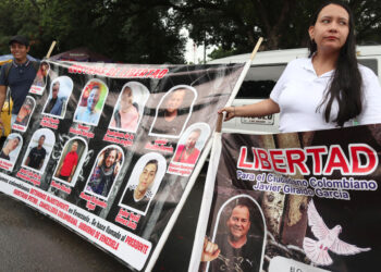 Colombianos piden en la frontera la libertad de sus familiares presos en Venezuela