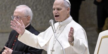 El papa llama a las naciones a estar siempre alerta para evitar el «horror del genocidio»