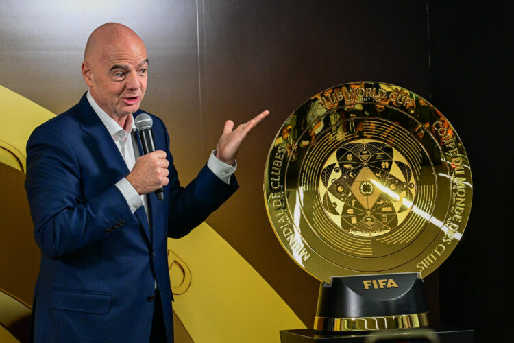 Fotografía de Giorgio Viera, en la que puede verse en una imagen de archivo del 10 de junio de 2025 al presidente de la FIFA, Gianni Infantino. EFE