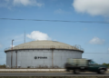 Colapso petrolero en Venezuela: Pdvsa frena producción ante embargo total de EE UU y falta de almacenamiento