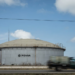 Colapso petrolero en Venezuela: Pdvsa frena producción ante embargo total de EE UU y falta de almacenamiento
