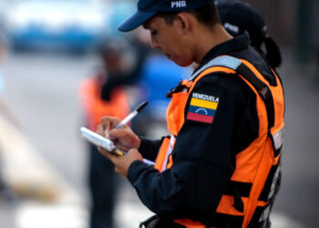 Vehículo de carga volcó en Boconó 